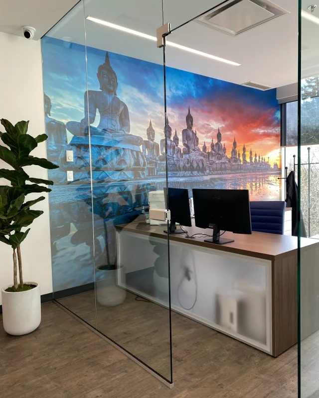 Et si vous offriez du beau à vos employés ? 

Ils passent plus de temps à votre entreprise qu’à la maison pourquoi ne pas leur offrir un environnement inspirant et agréable ?

Voici une magnifique installation de papier peint réalisée dans le cadre d’un projet en collaboration avec Chantal Couture.

✨ Un décor qui stimule la créativité
✨ Un espace où il fait bon travailler
✨ Une touche design qui reflète votre image

📩 Contactez-nous pour transformer vos espaces de travail !
___

What if you offered beauty to your employees?

They spend more time at your business than at home so why not create an inspiring and enjoyable environment?

Here’s a stunning wallpaper installation from a project in collaboration with Chantal Couture.

✨ A design that sparks creativity
✨ A space where it feels good to work
✨ A stylish touch that reflects your brand

📩 Contact us to transform your workspace!
.
.
.

#papierpeint #mural #nomaddesign #nomaddesignmural #wallpaper #commerce #bureau #designer #chantalcouture #design #verdure #murvégétal #buisness #designbuisness @joey4ever_ @tendance_decor_chantal_couture