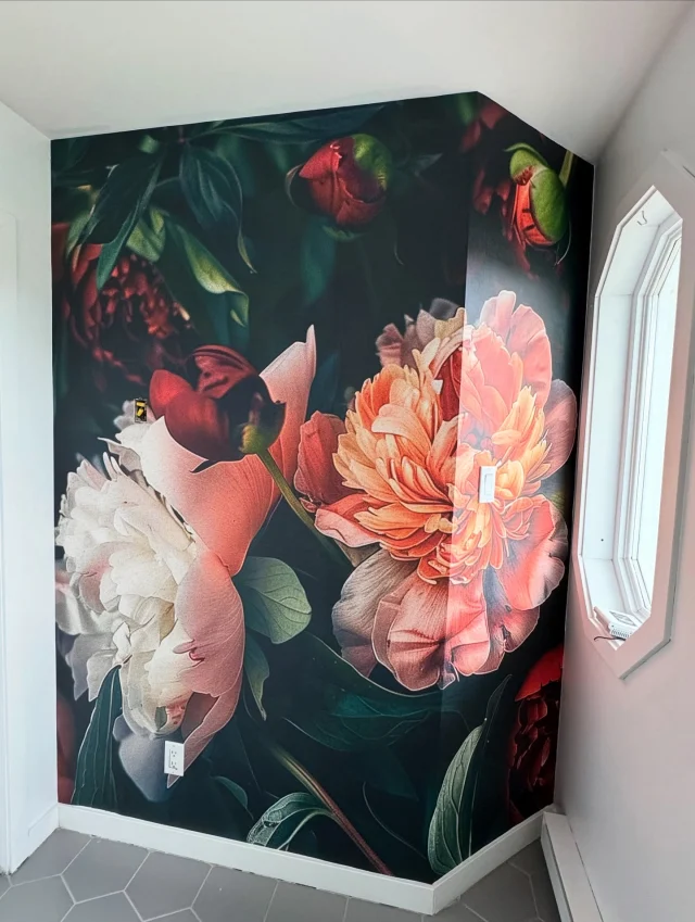 On a tous un coin de mur qu’on ne sait pas comment décorer…

Voici un bel exemple de transformation réussie grâce à notre papier peint sur mesure. Une touche artistique qui change tout !

___

We all have that one corner at home we’re not sure how to decorate…

Here’s a great example of how our custom wallpaper can beautifully transform a space. Just one artistic touch makes all the difference!
.
.
.
#papierpeint #wallpaper #idea #mural #nomaddesign #nomaddesignmural #nomadpro #deco #decohome #decoration #interieurdecoration @joey4ever_