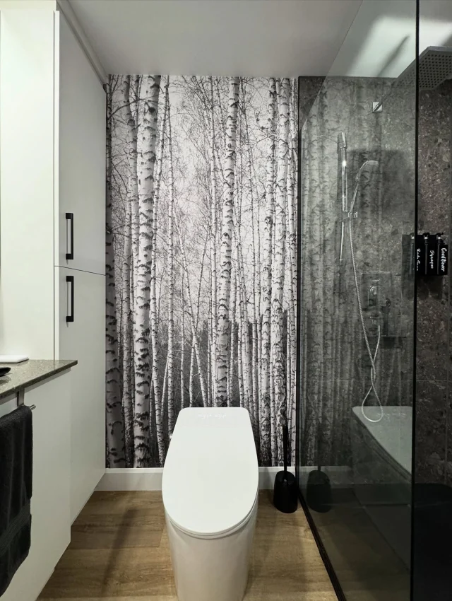 On ne sait jamais trop quoi mettre derrière la toilette...

Mais avez-vous pensé à du papier peint ? 👀

C’est souvent l’espace oublié, et pourtant :
✅ Un motif bien choisi
✅ Une installation simple
✅ Un effet déco garanti

Cette salle de bain en est la preuve : un petit mur peut faire toute la différence.

Simple, efficace, et parfaitement à sa place.
📞 Contactez-nous pour une soumission rapide !
___

We never quite know what to put behind the toilet...

But have you ever considered wallpaper? 👀

It’s often the forgotten space, and yet:
✅ The right pattern
✅ A simple installation
✅ A guaranteed design impact

This bathroom proves it a small wall can make a big difference.

Simple, effective, and exactly where it belongs.
📞 Contact us for a quick quote!
.
.
.
#paperpeint #wallpaper #murale #decosalledebain #homedecorating #design #print #impression #nature #arbre #foret #forest @joey4ever_